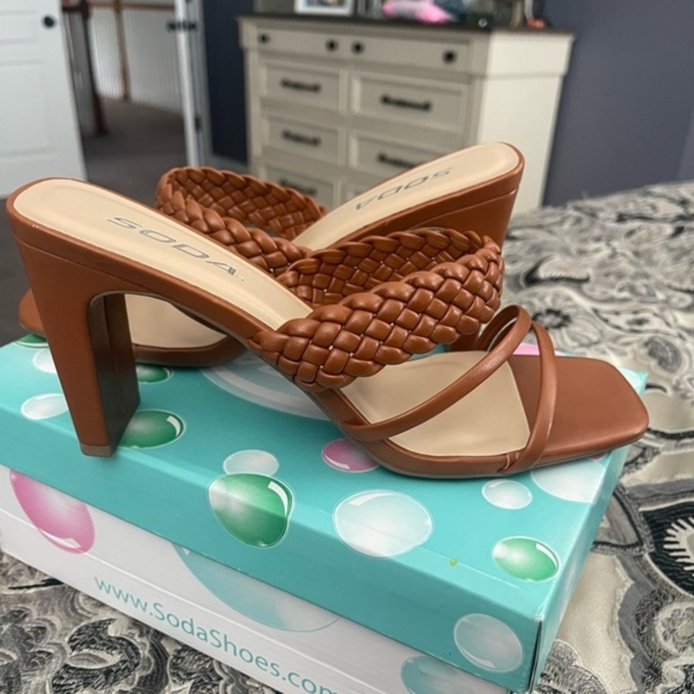 Soda Tan‎ Sandal Heels - Picture 8 of 9